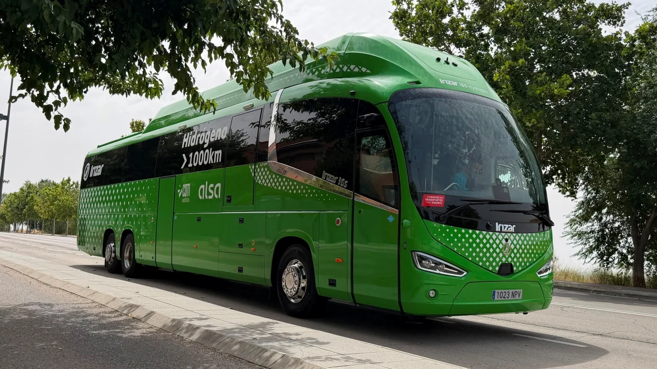 El primer autobús de hidrógeno de Bosch ya circula en Madrid con 1.000 km de autonomía: la ciudad se convierte en su banco de pruebas