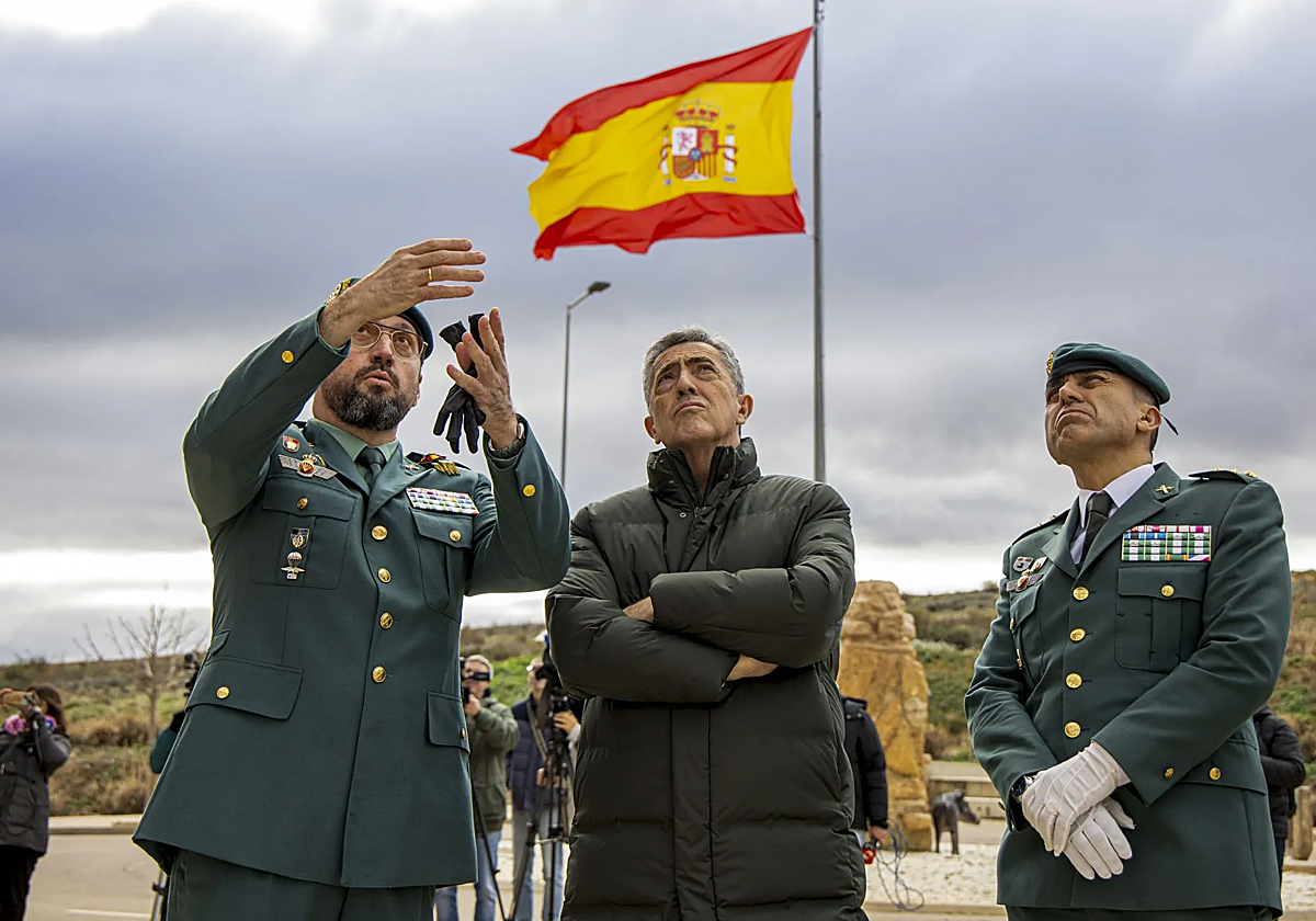 El juez imputa al exdirector de la Guardia Civil Leonardo Marcos en el caso 'cloacas' por las supuestas presiones a la UCO