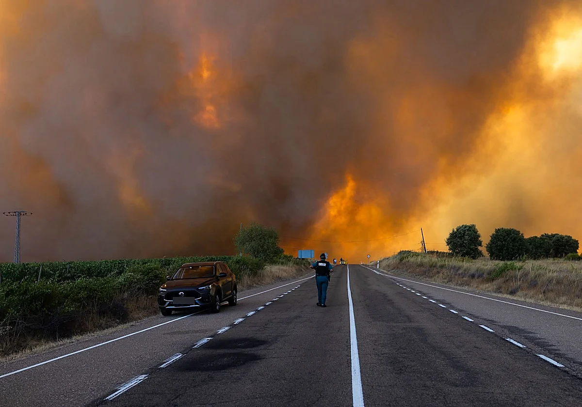 El fuego no da tregua y obliga a nuevas evacuaciones en Zamora tras ser «estabilizado» en Madrid