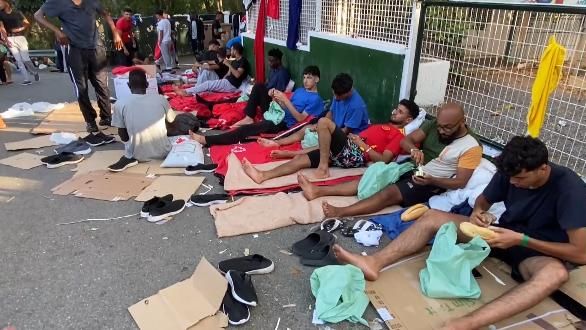Vivas pide a Sánchez que cambie la ley de extranjería para poder devolver a los centenares que llegan a nado a Ceuta