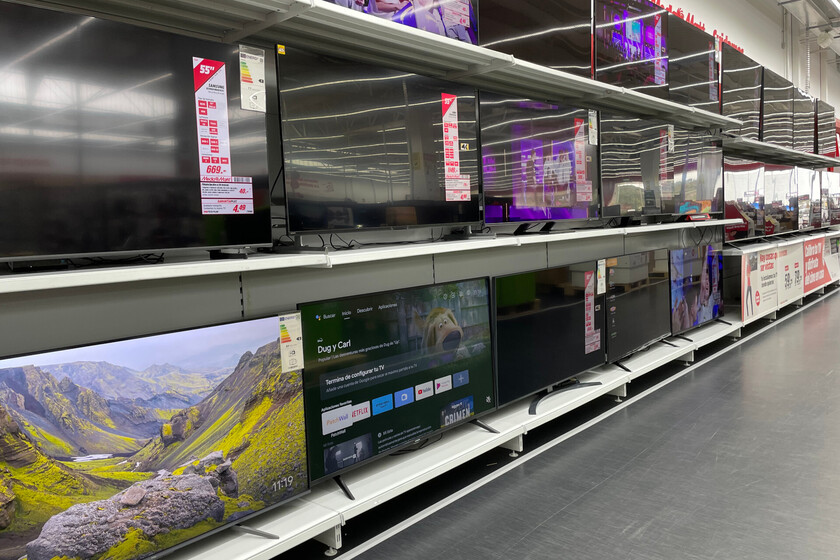 Mediamarkt también tiene sus propias marcas en tecnología y cocina con dispositivos que van desde teles hasta freidoras de aire