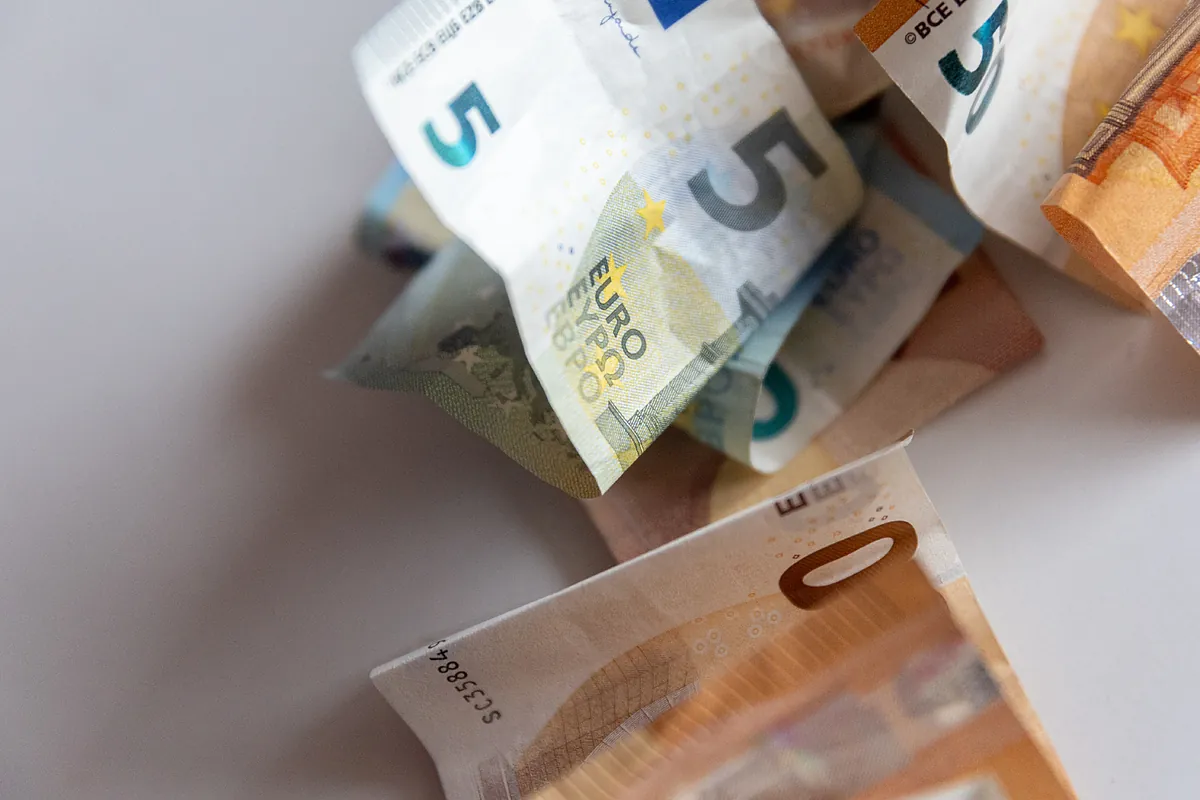 Más de la mitad de los españoles ya no paga en efectivo a diario