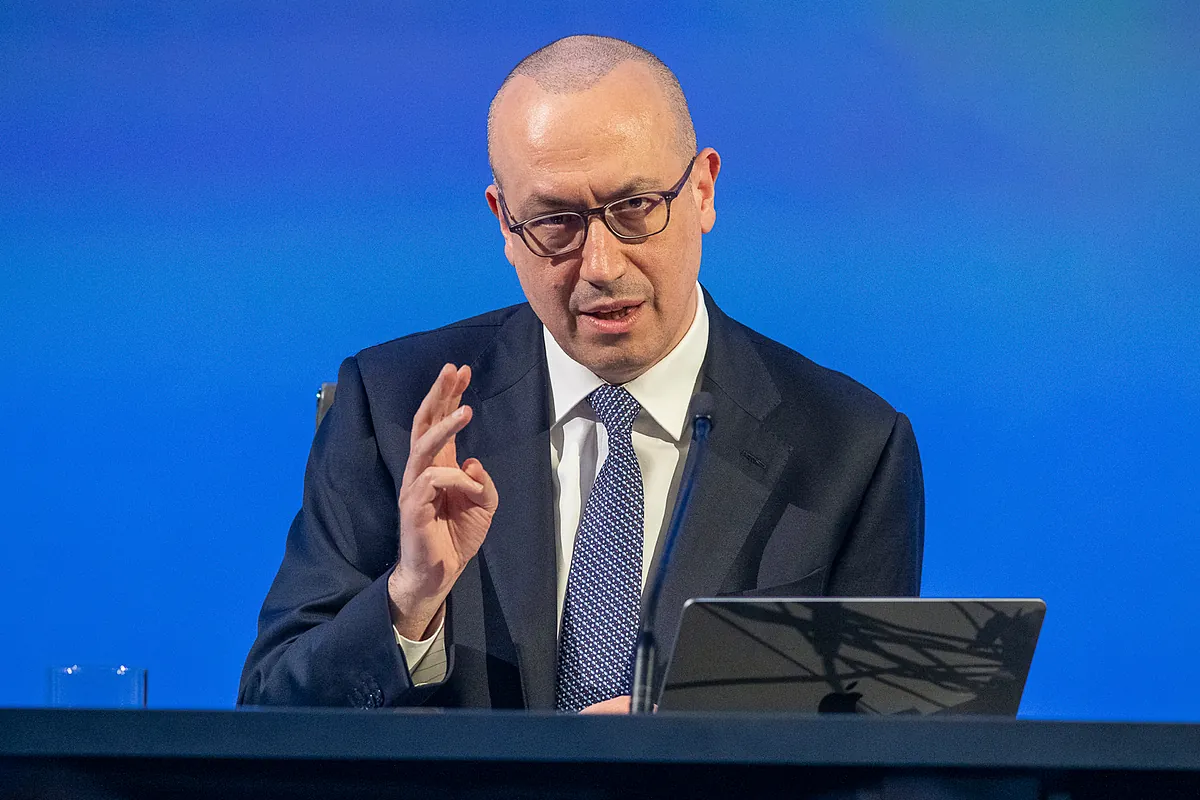Genç liga la reorganización de BBVA a la necesidad de contar con "nueva energía"