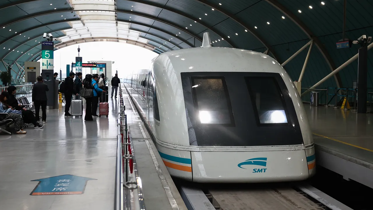¿Te imaginas hacer una hora en tren de Ciudad de México a Monterrey? El tren maglev de China ya es capaz de eso