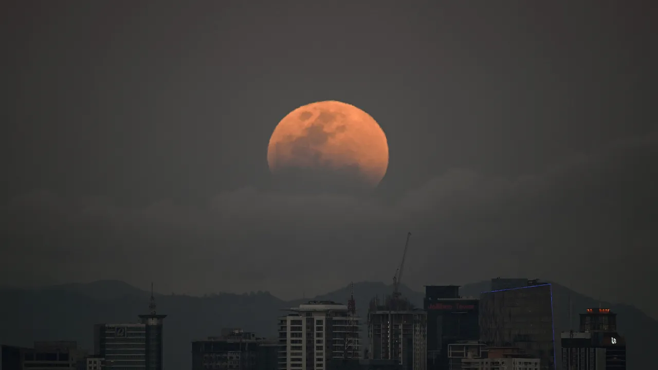 Cómo y cuándo ver el eclipse lunar de agosto 2026