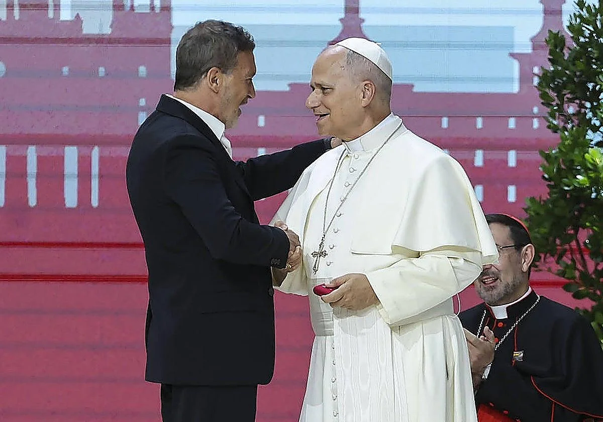 Antonio Banderas y su visión de la fe: «Dios tiene que ser como nosotros»