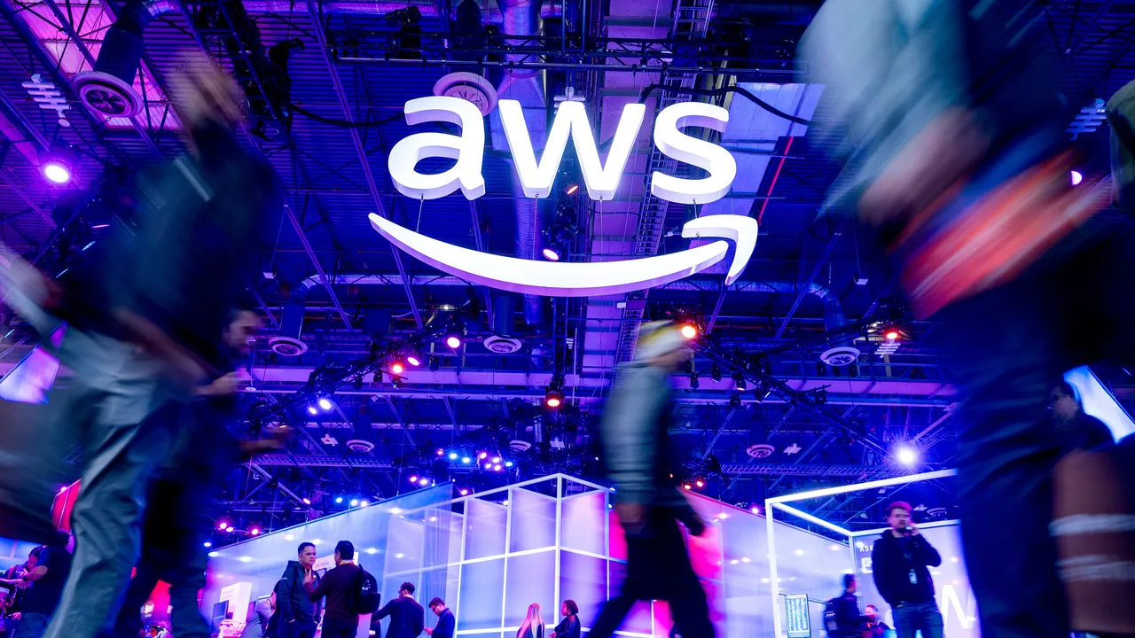Humorfismo: la apuesta de AWS para que la IA deje de esperar órdenes y actúe de verdad