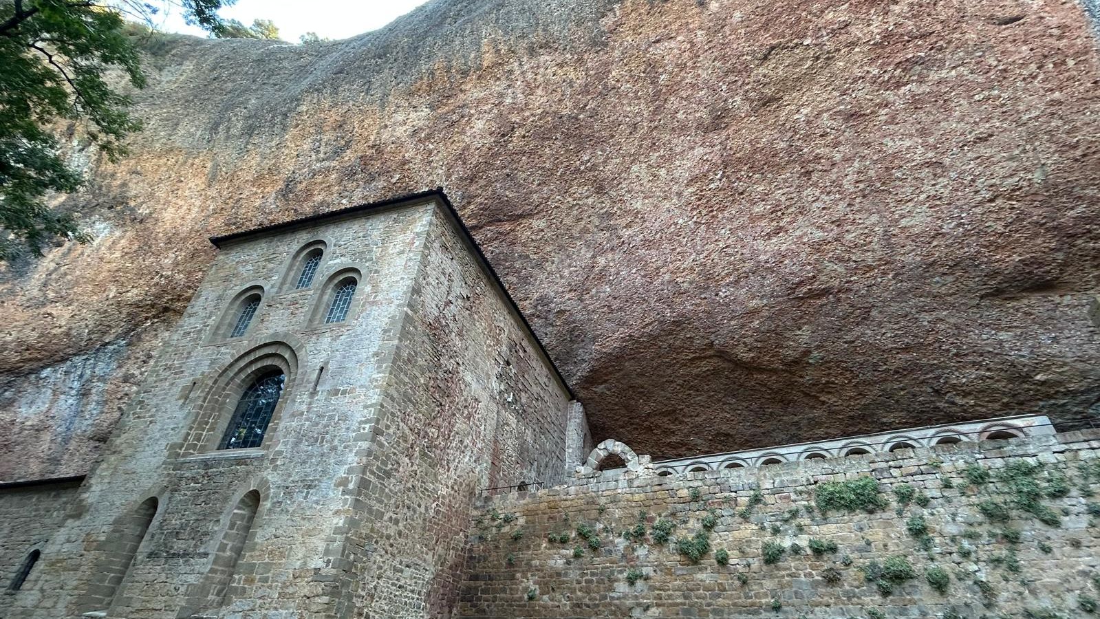 Así se defendieron del fuego los monasterios de San Juan de la Peña, cuna de Aragón: "Era una zona muy peligrosa"