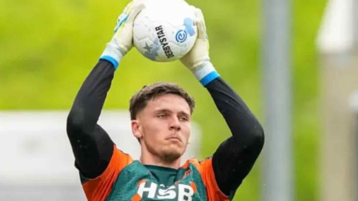 El Valencia consigue la cesión del portero Van Oevelen