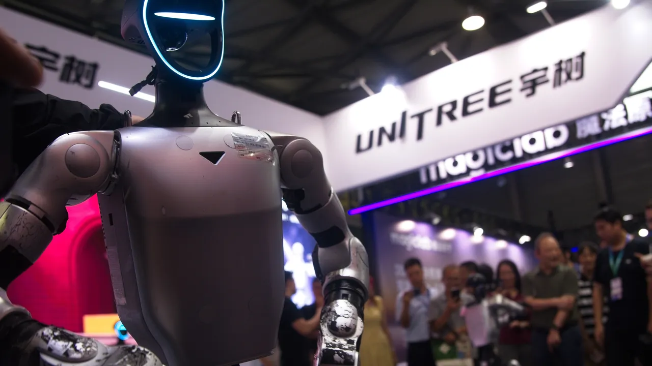 Conoce a “Superman”, el robot chino que puede saltar 2 metros y correr más rápido que Usain Bolt