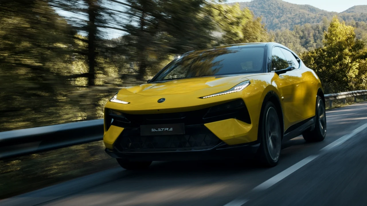 Lotus promete volver a ser Lotus, pero en Alemania acaba de hacer justo lo contrario