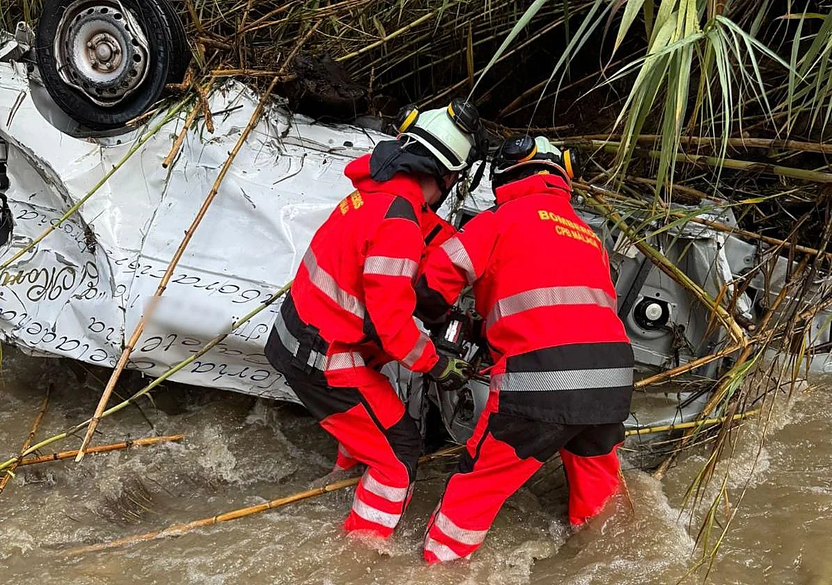 Un muerto y un desaparecido tras un frente que causó trombas y desbordó el Guadalhorce