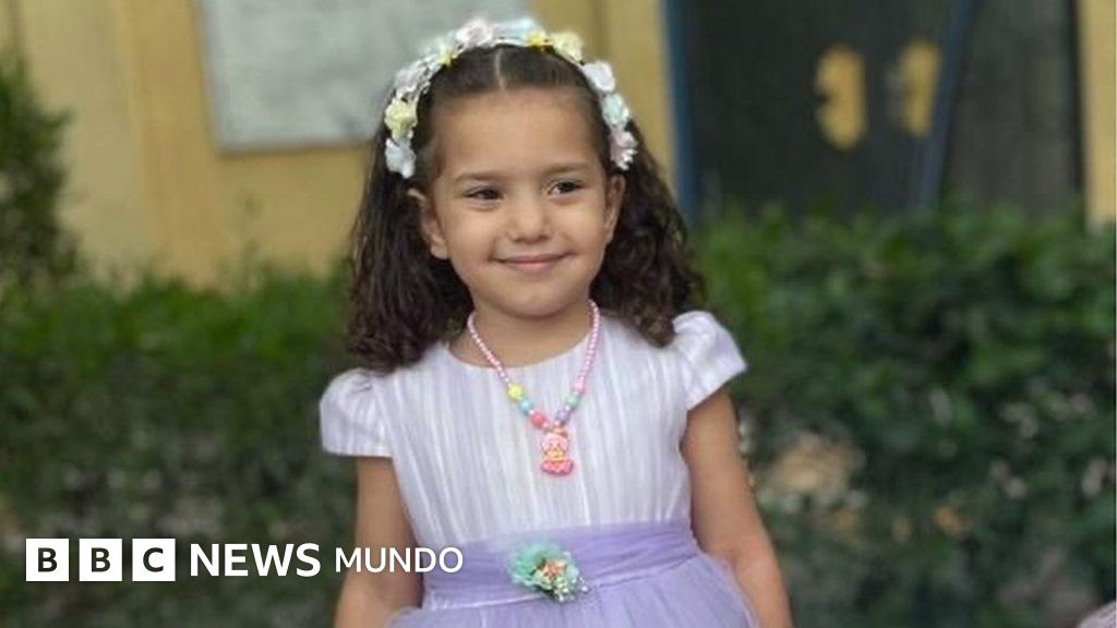 "El tanque está muy cerca. Y se está moviendo": la desesperada llamada que hizo antes de morir la niña palestina Hind Rajab desde el vehículo contra el que disparó Israel