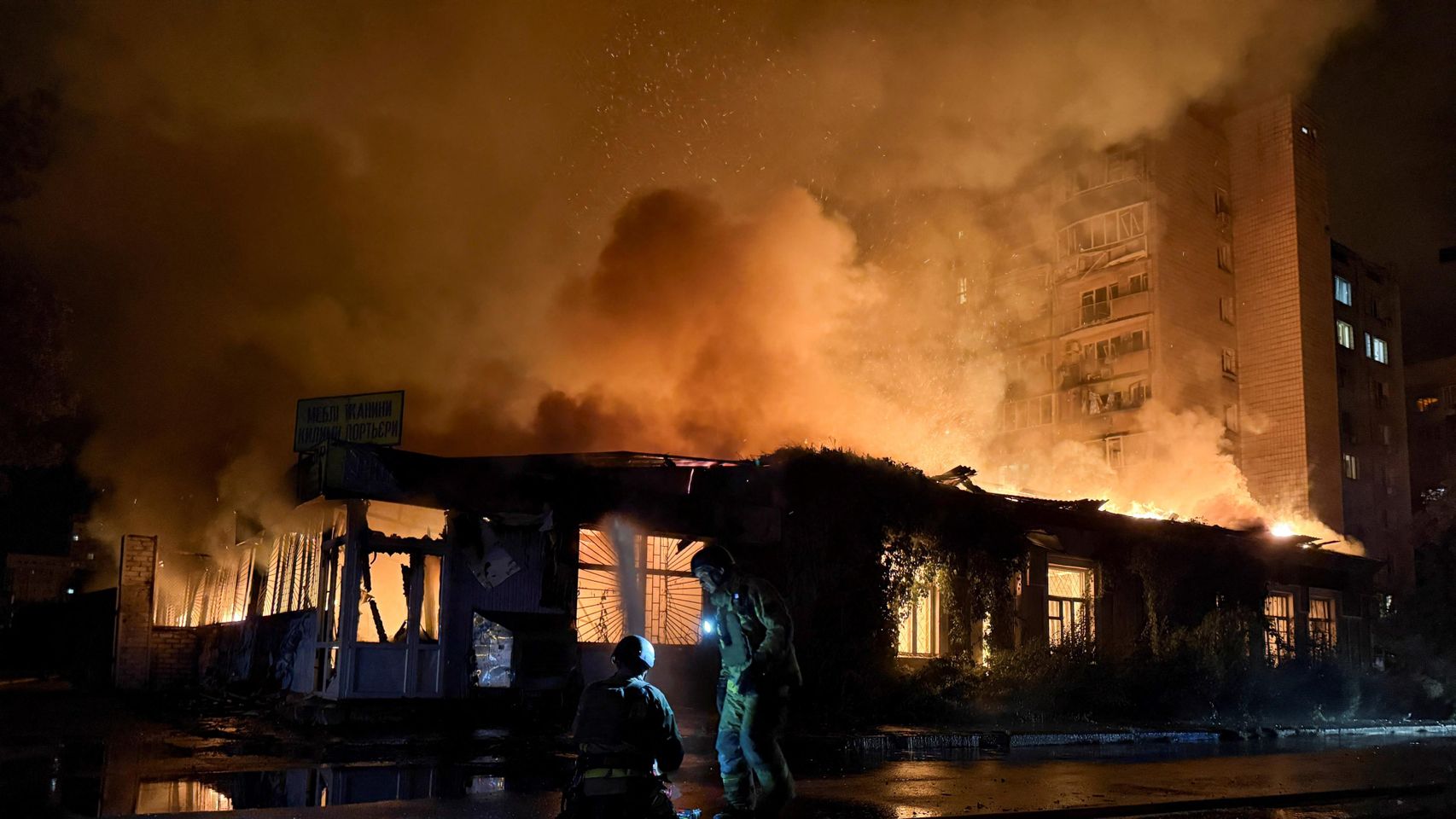 Rusia lanza una nueva oleada de ataques contra Kiev: al menos 12 muertos y una escuela y un hospital infantil dañados