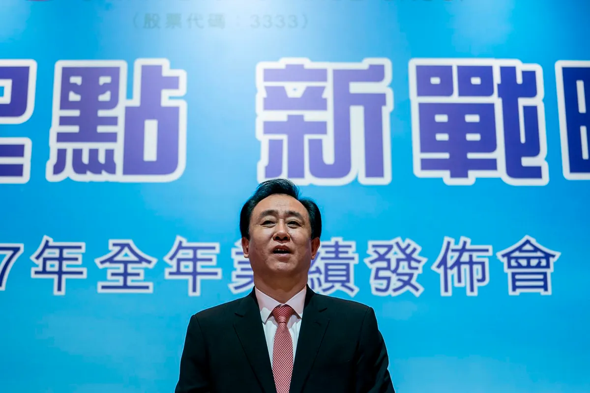 El fundador de Evergrande, la promotora inmobiliaria china, condenado a cadena perpetua