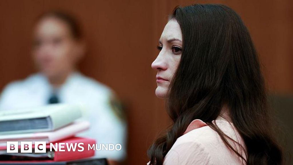 Cómo el juicio contra una madre acusada de matar a sus 3 hijos impulsa la discusión sobre la psicosis posparto en EE.UU.
