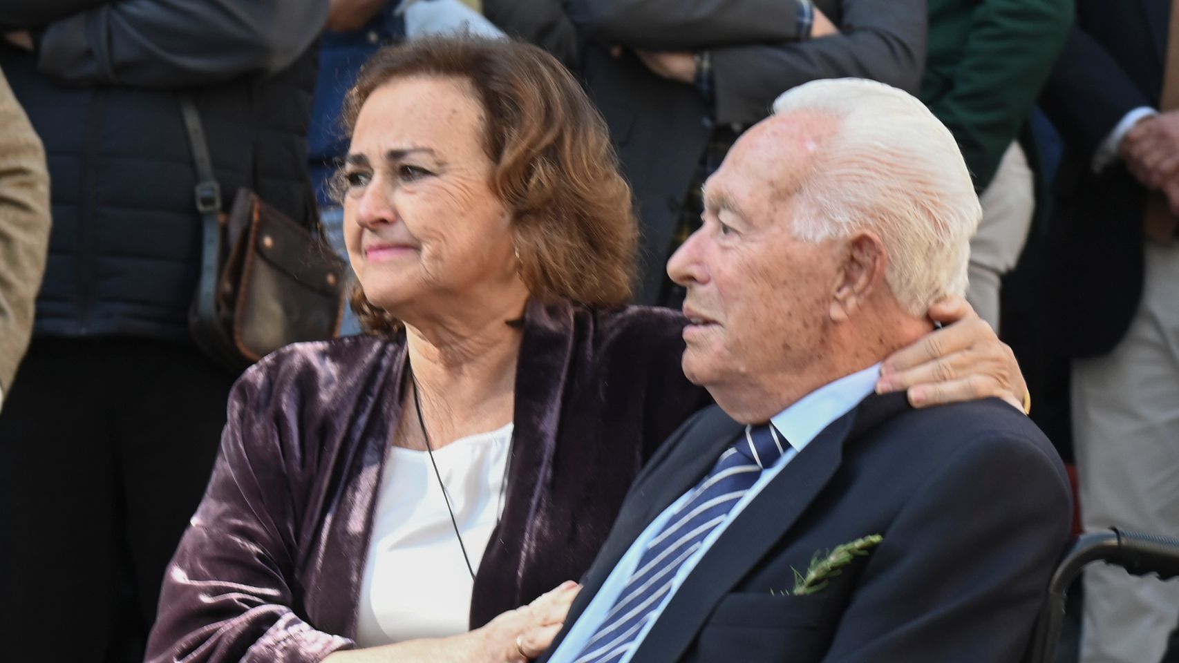 Carmen Tello, tras el último ingreso de Curro Romero en el hospital: "Lo malo ya ha pasado. Es un hombre muy fuerte"