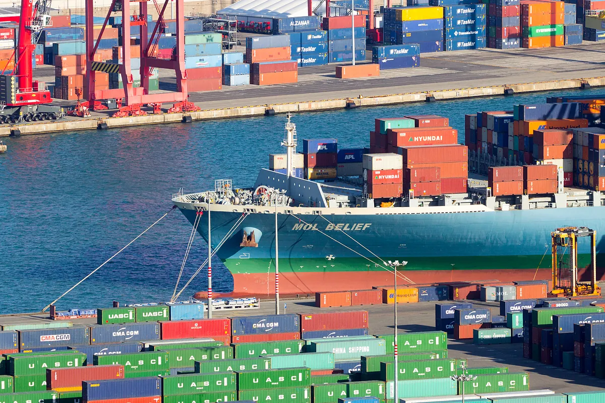 España, cada vez más dependiente de China: ya es su primer proveedor mundial