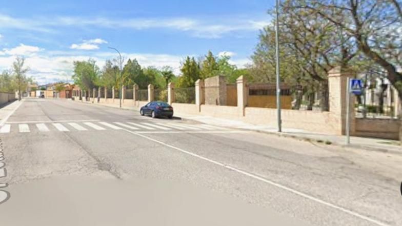 Muere un hombre de 36 años aplastado por la furgoneta que estaba reparando en una calle de Daimiel