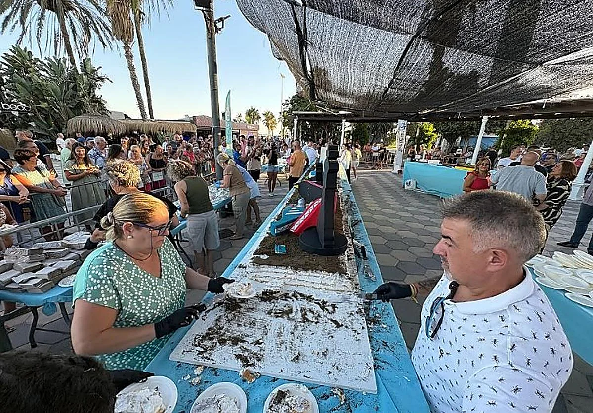 Torre del Mar servirá una tarta gigante gratuita a más de 4.000 personas