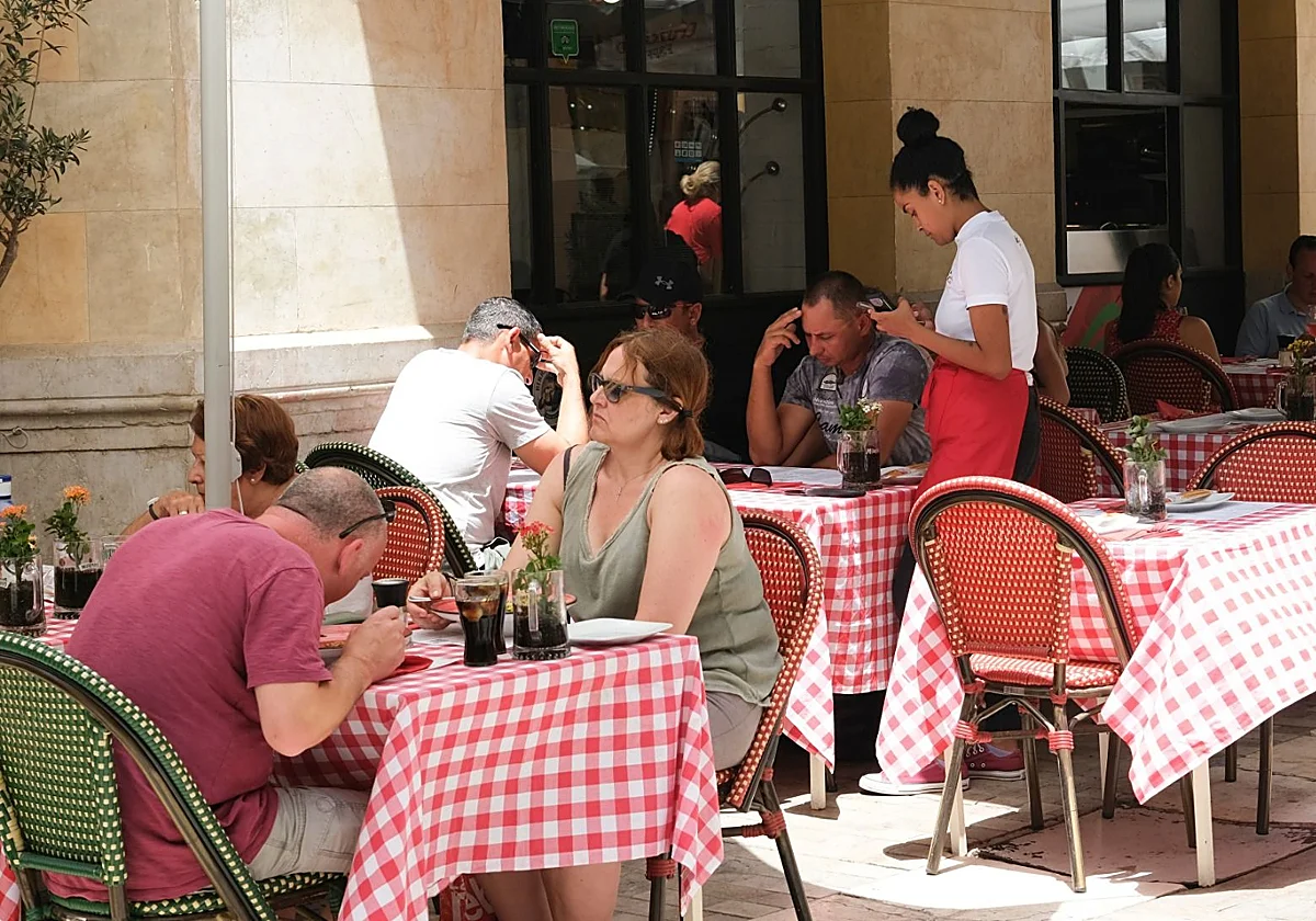 El turismo emplea ya en la Costa del Sol a más del 20% de los ocupados incluso en temporada baja
