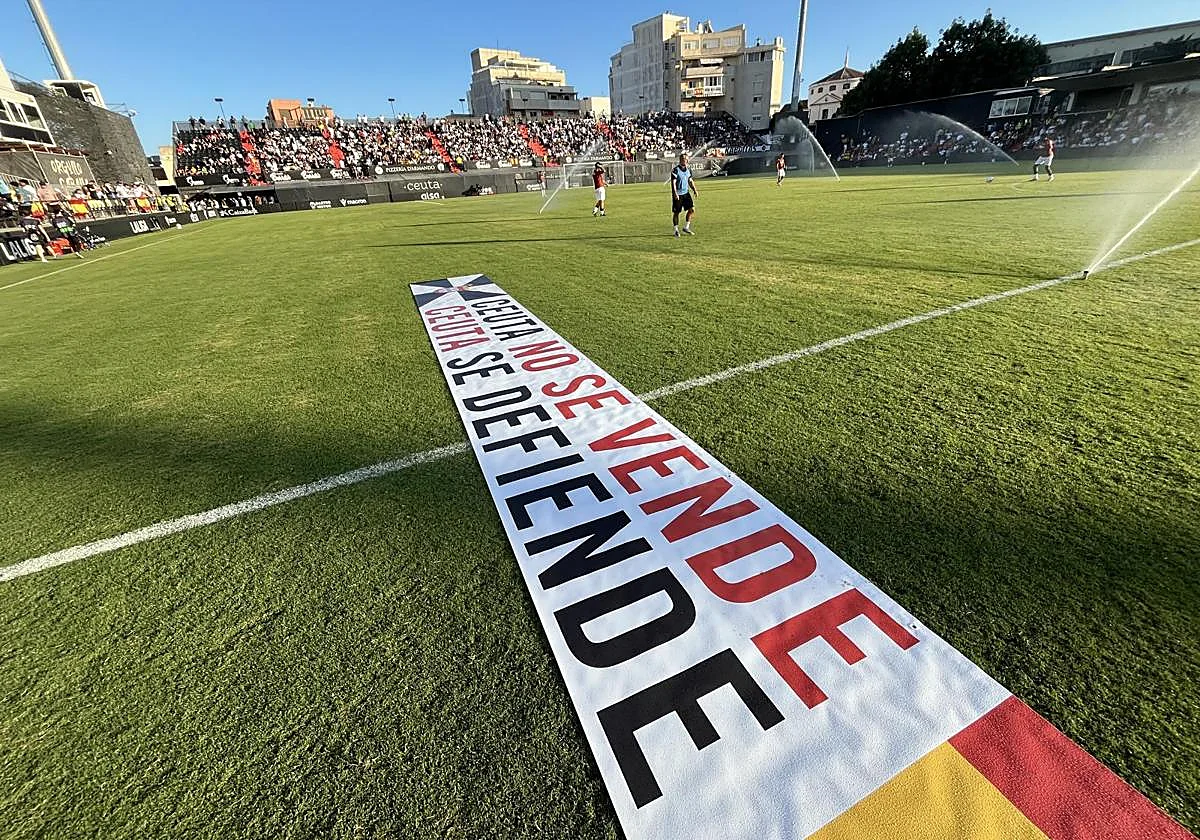 Mensaje reivindicativo y parón en el minuto 1: «Ceuta no se vende, Ceuta se defiende»