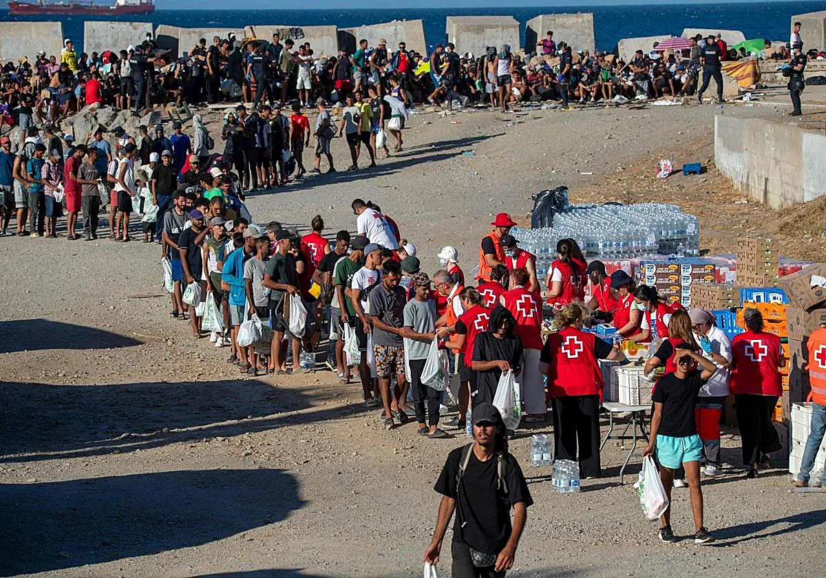 Marruecos pide a España que devuelva a los migrantes supervivientes y a los fallecidos en su paso a Ceuta