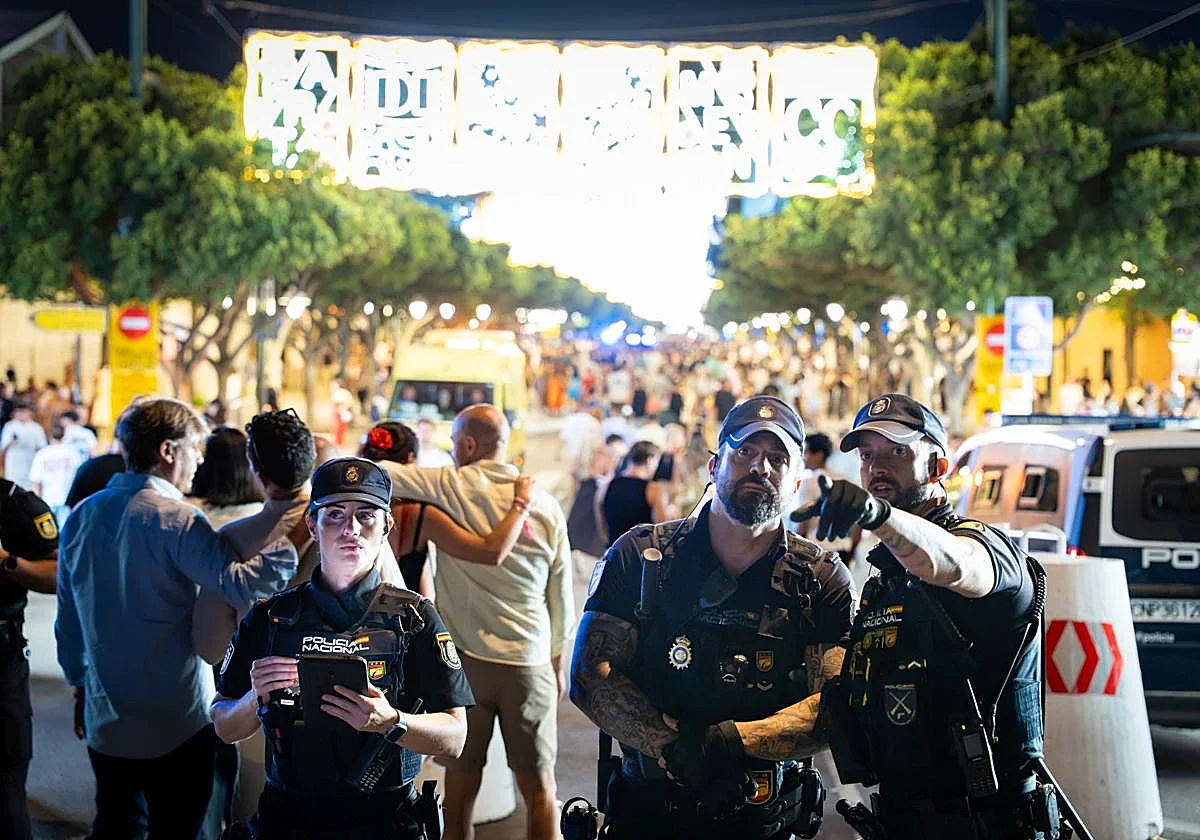 Una feria «durilla» para la Policía Nacional: menos drogas pero más armas blancas