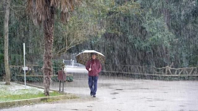 Alerta naranja en Aragón por lluvias y tormentas: estas son las zonas de Huesca y Teruel afectadas