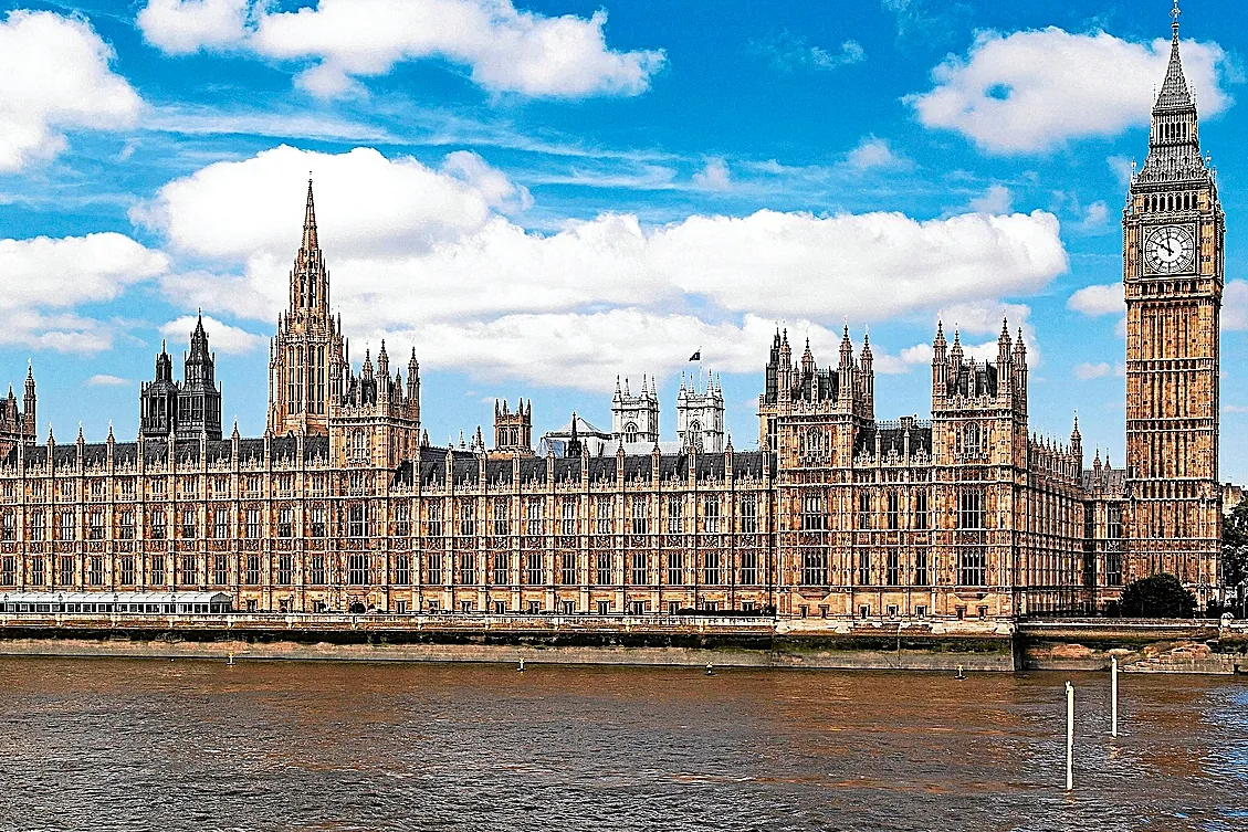 El palacio convertido en Parlamento