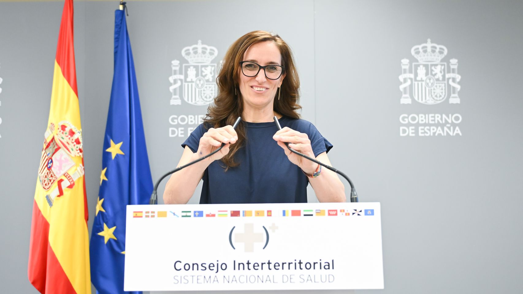 Sanidad pacta con las CCAA enviar 25.000 vacunas a Ceuta para inmunizar a miles de inmigrantes irregulares