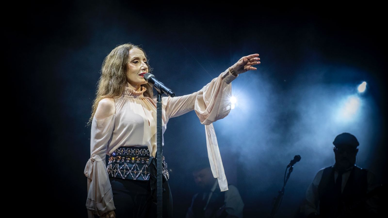 Luz Casal hace vibrar al Festival Internacional de Teatro, Música y Danza de San Javier en una edición sobresaliente
