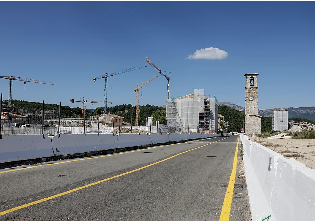 La «desastrosa» reconstrucción de la localidad italiana de Amatrice diez años después del terremoto