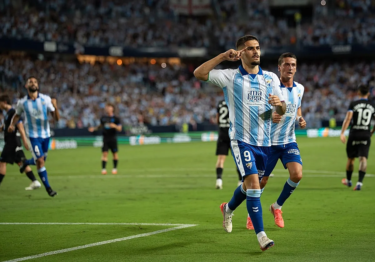 El Málaga debuta en una Rosaleda estelar con un trabajado empate (1-1)