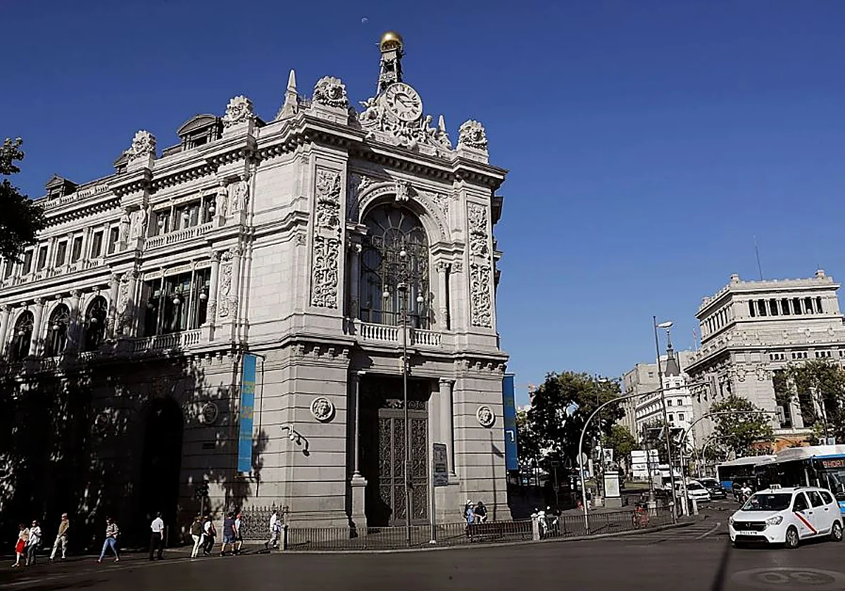 La morosidad de la banca baja y acumula trece meses por debajo del 3%