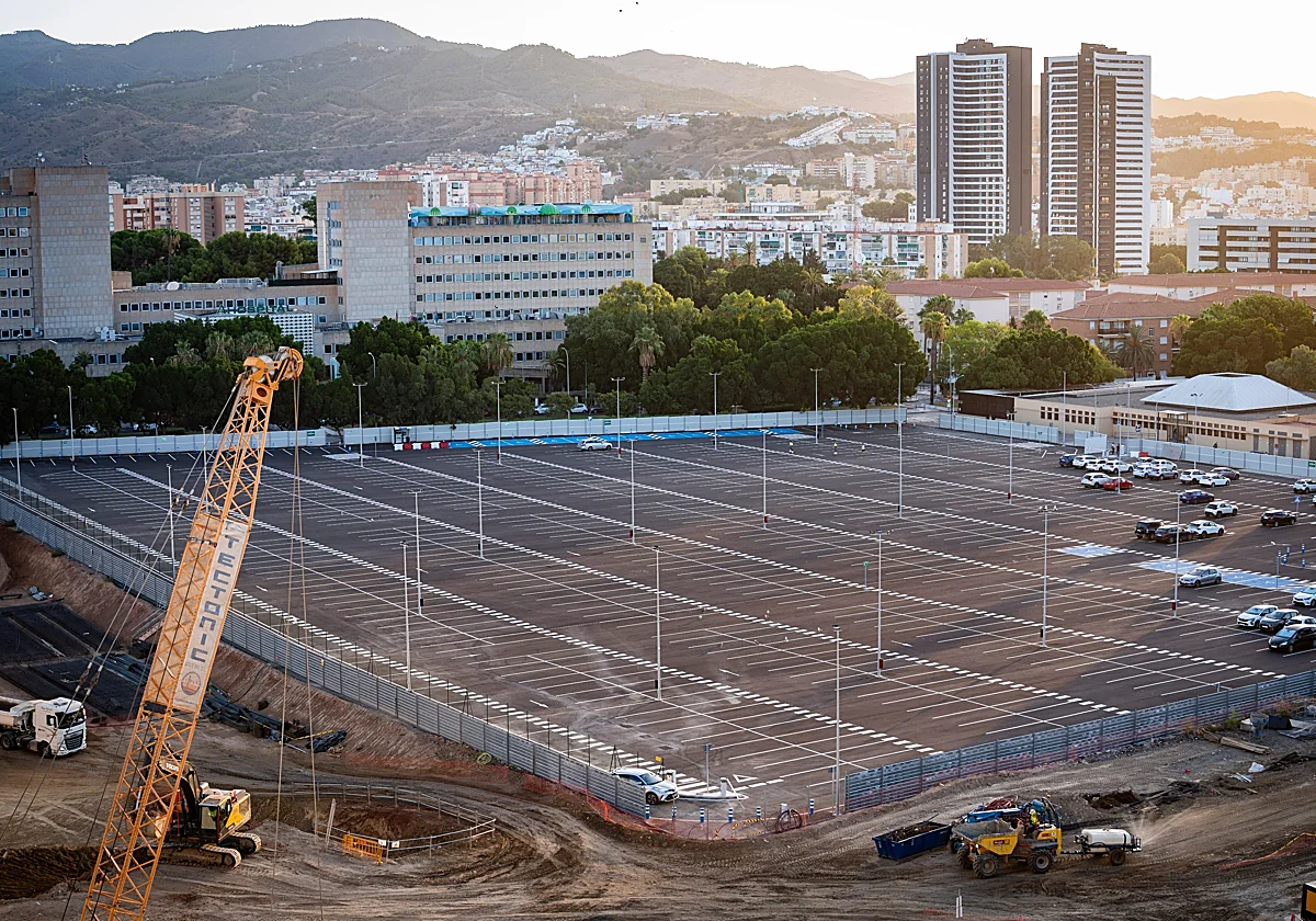 Empieza a funcionar el parking provisional del Hospital Civil con 750 plazas