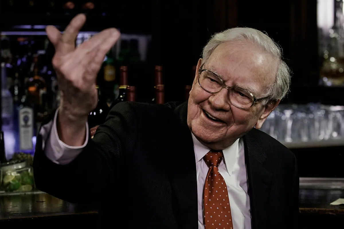 Buffett sale del seguro de los altos cargos de Adif
