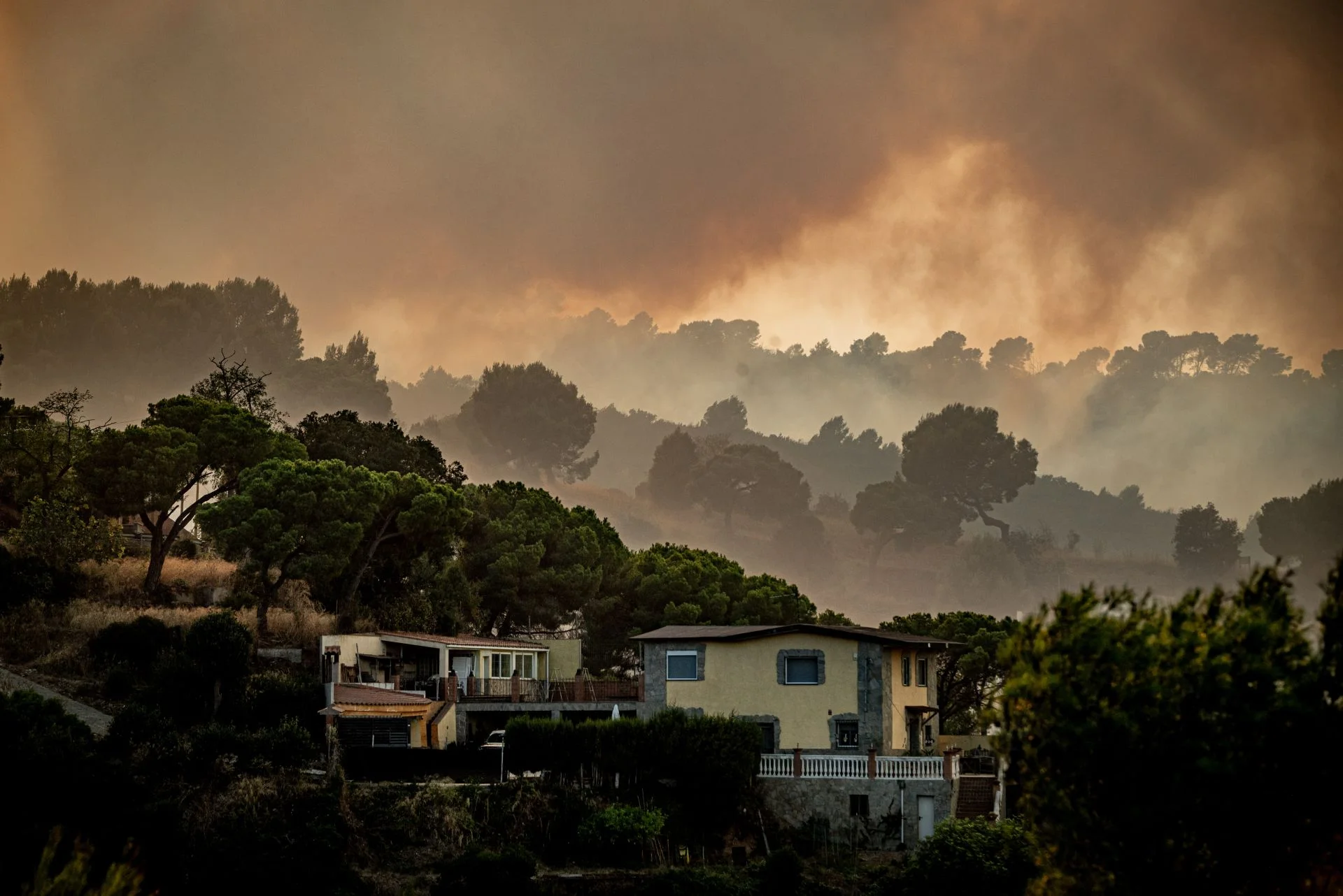Estabilizado el incendio de Barcelona, que ha quemado más de 45 hectáreas