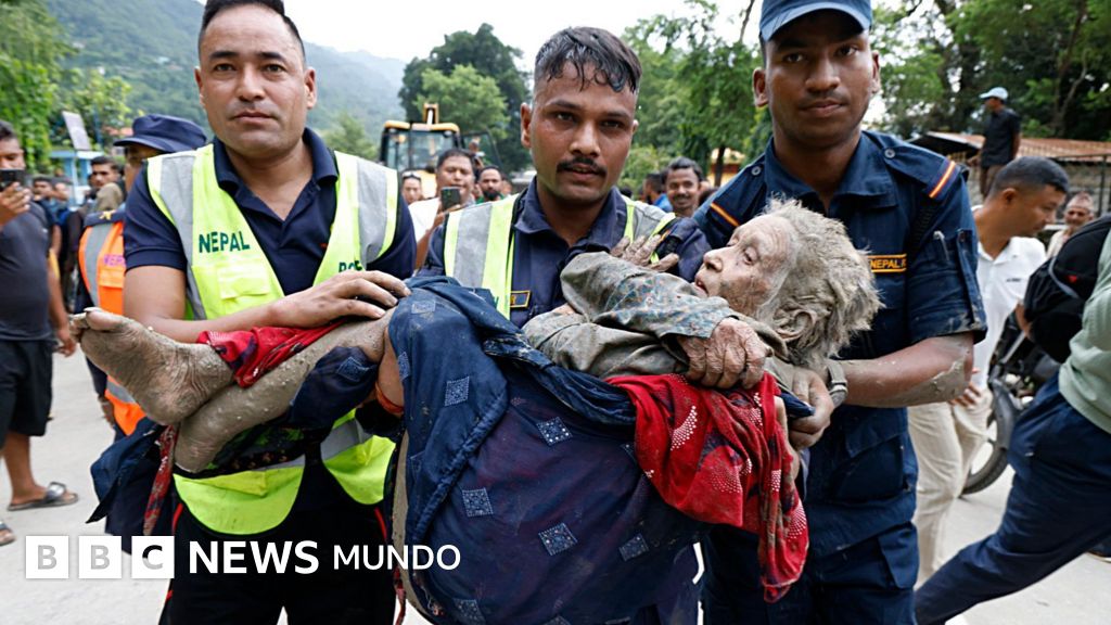 Un deslave en la frontera entre Nepal y Tíbet deja al menos 31 fallecidos y centenares de desaparecidos, entre ellos 291 turistas extranjeros