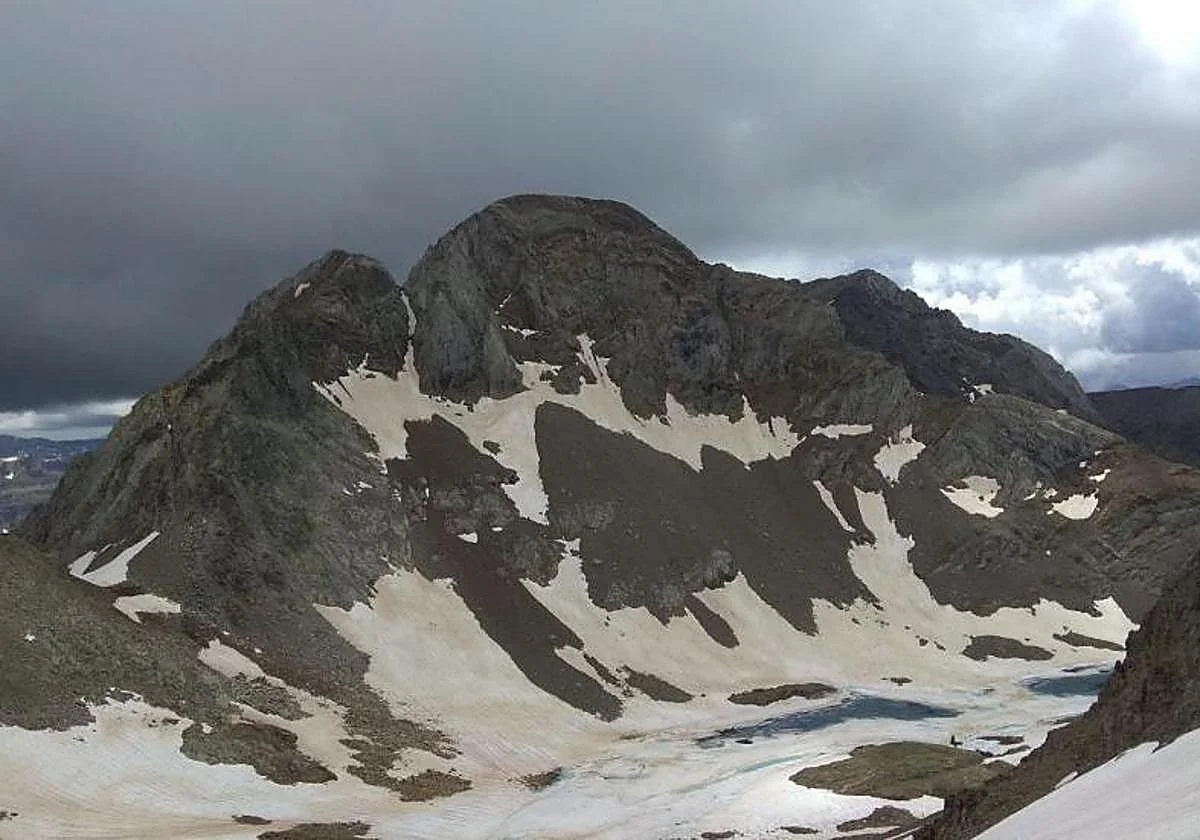 Dos fallecidos y un desaparecido en un alud en el Pirineo aragonés