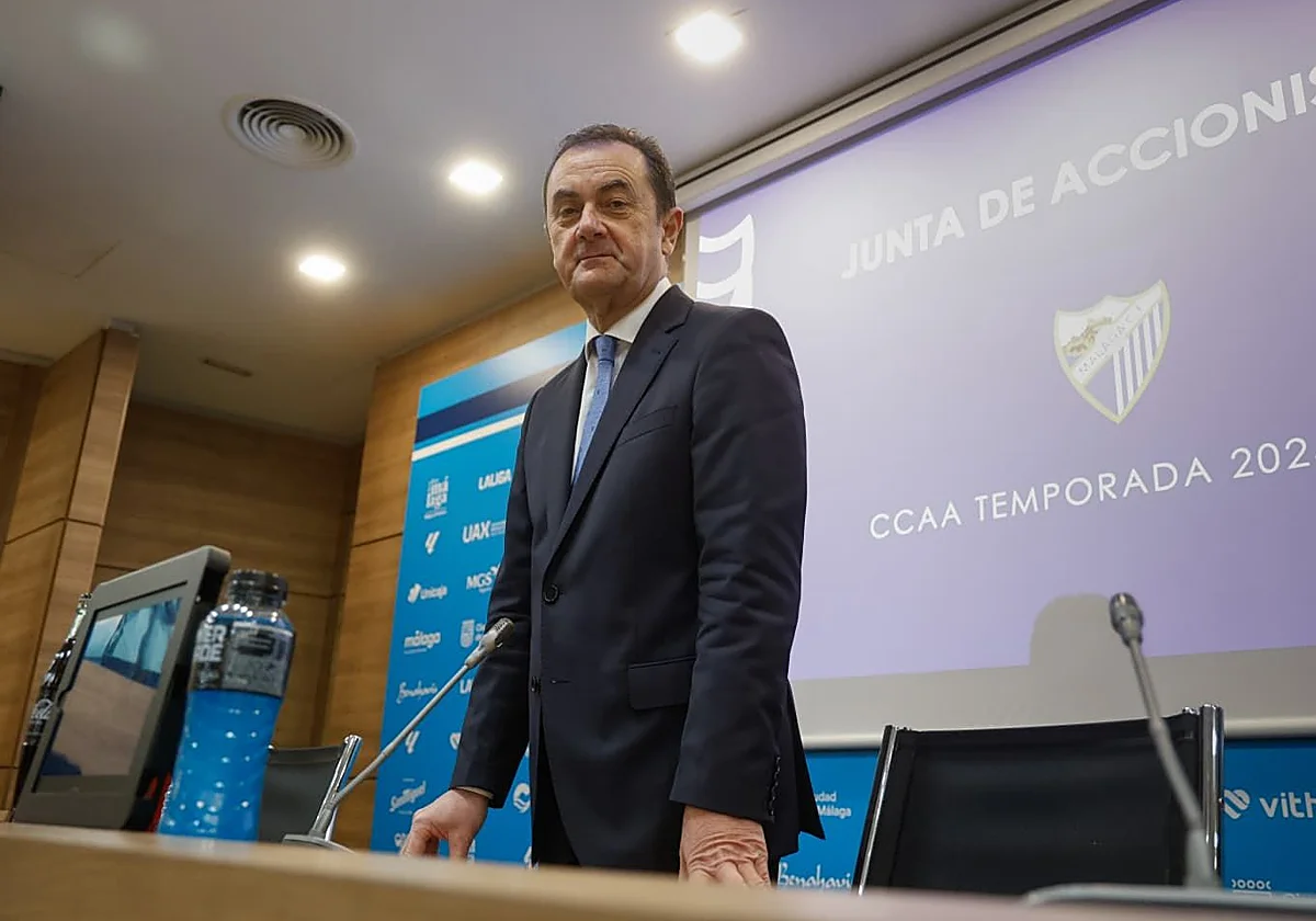 Muñoz no dimitirá por las críticas y asegura que hablará del 'caso Vera' fuera de La Rosaleda