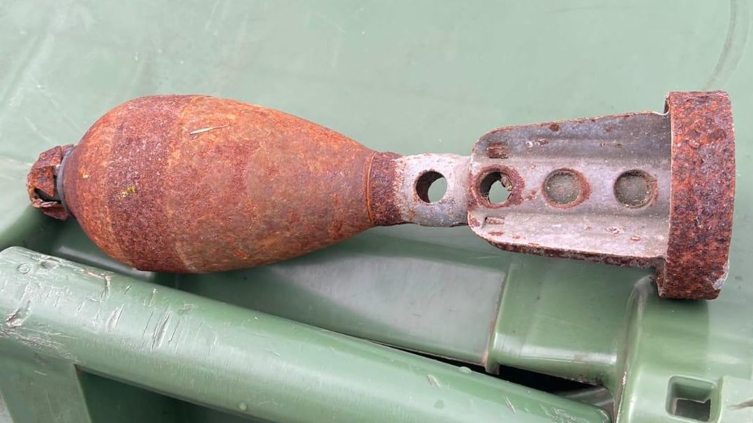 Neutralizados dos explosivos de la Guerra Civil hallados en Bergondo y Padrón (A Coruña)