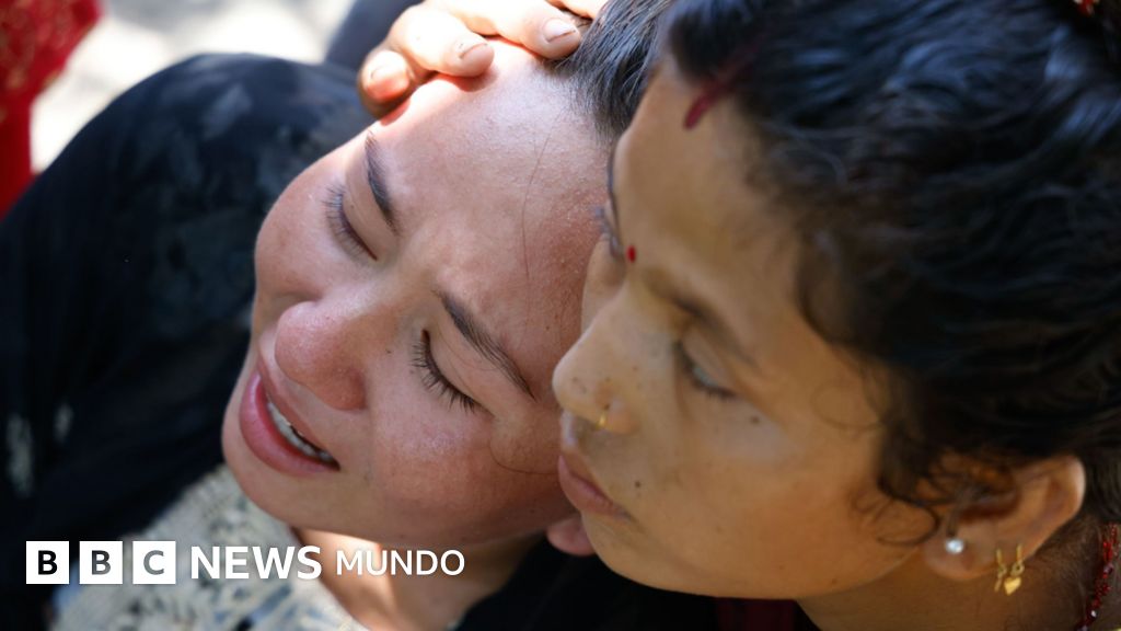 "Vi cómo la corriente se llevó a mi familia": los desgarradores testimonios de las víctimas de la avalancha en Nepal y Tíbet