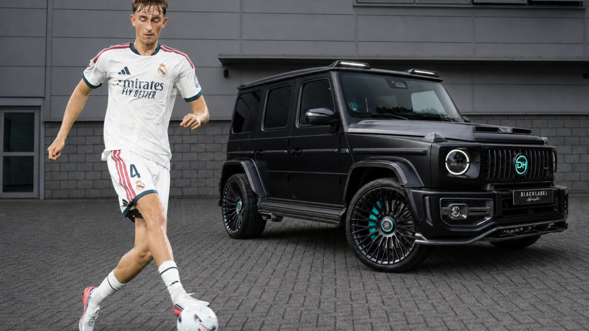 El nuevo coche de Dean Huijsen viene personalizado... hasta en el logo