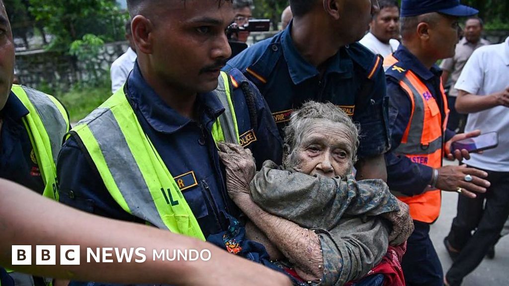 Una avalancha en la frontera entre Nepal y Tíbet deja más de 380 muertos y centenares de desaparecidos