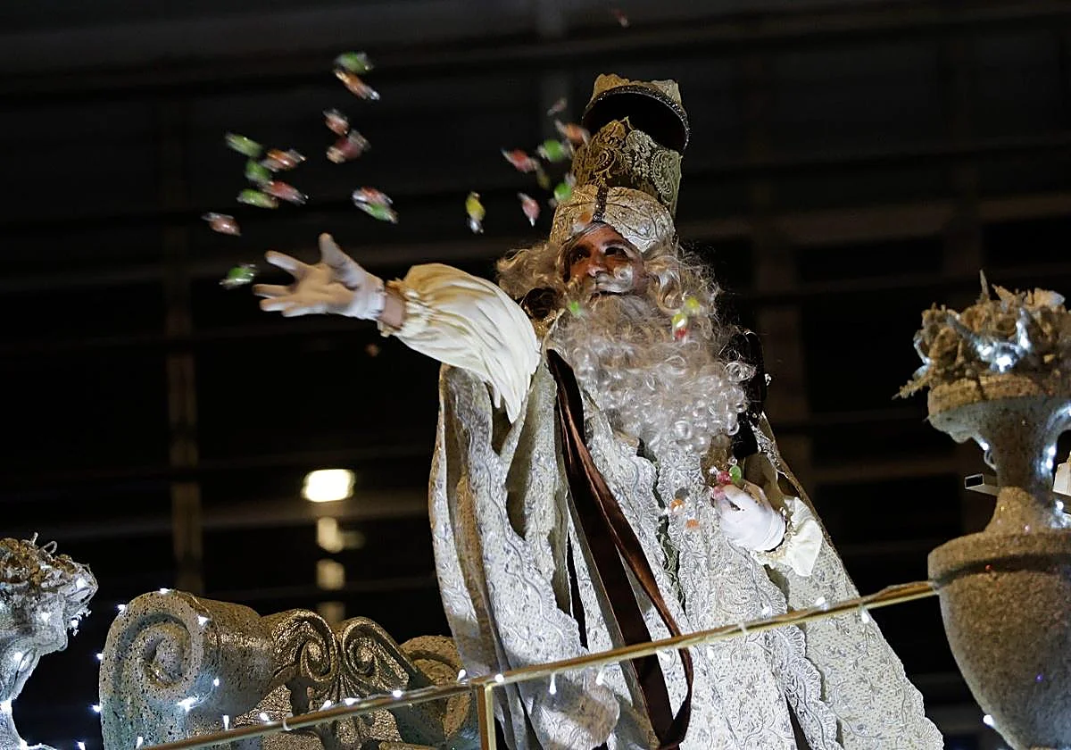 Guía de las Cabalgatas de Reyes Magos en Málaga capital 2026
