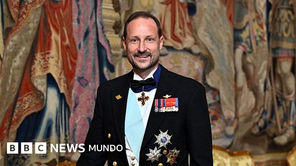 Quién es Haakon VIII, el nuevo rey de Noruega que asume la corona en tiempos turbulentos para la monarquía del país nórdico