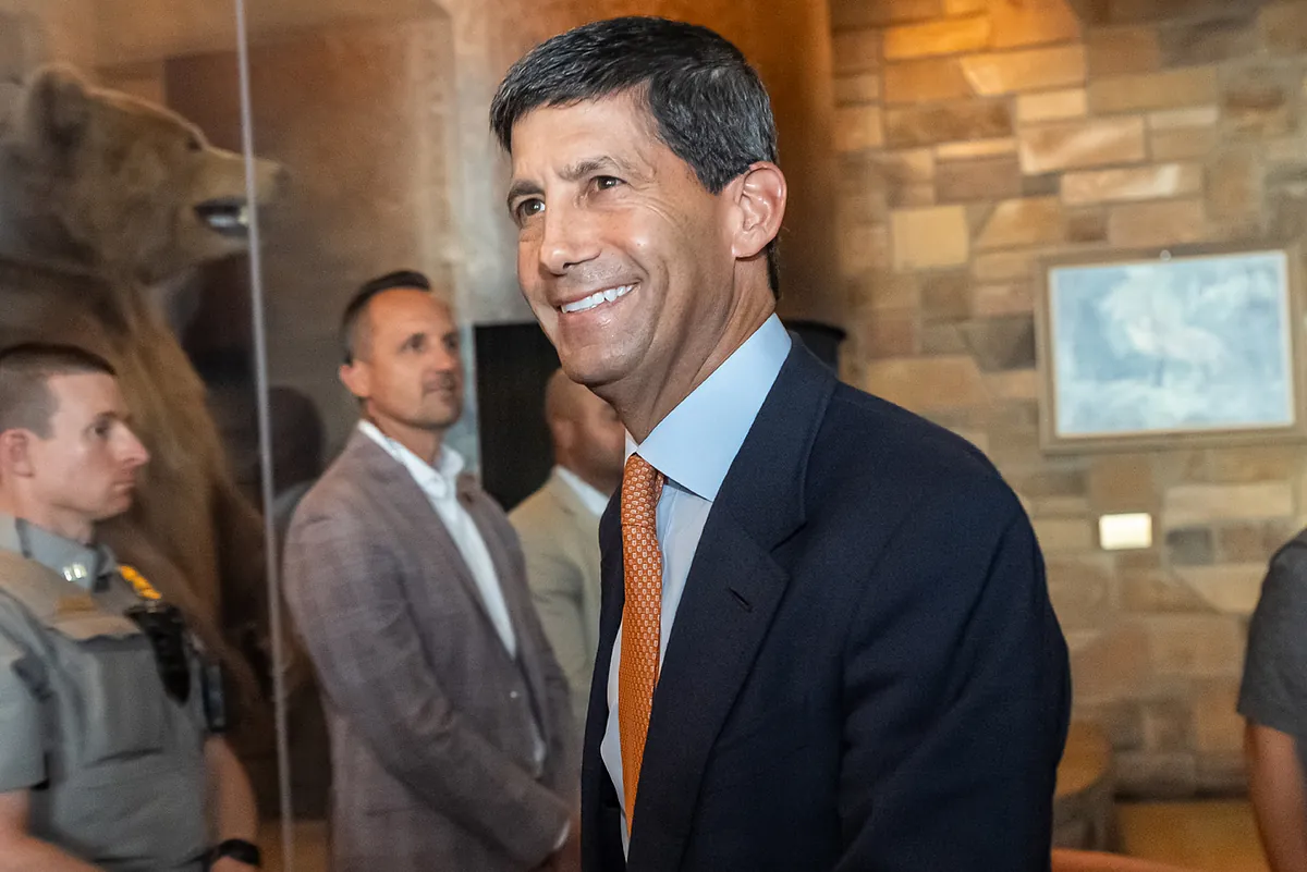 Warsh afirma en Jackson Hole que la Fed tendrá "trabajo por hacer" si la inflación no baja pronto