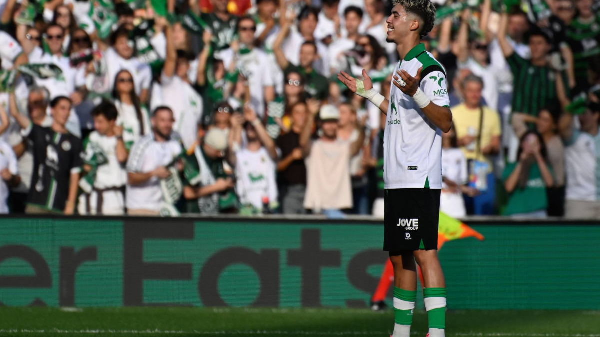 Yassir Zabiri, el delantero marroquí del Racing que ha marcado un hat trick al Elche
