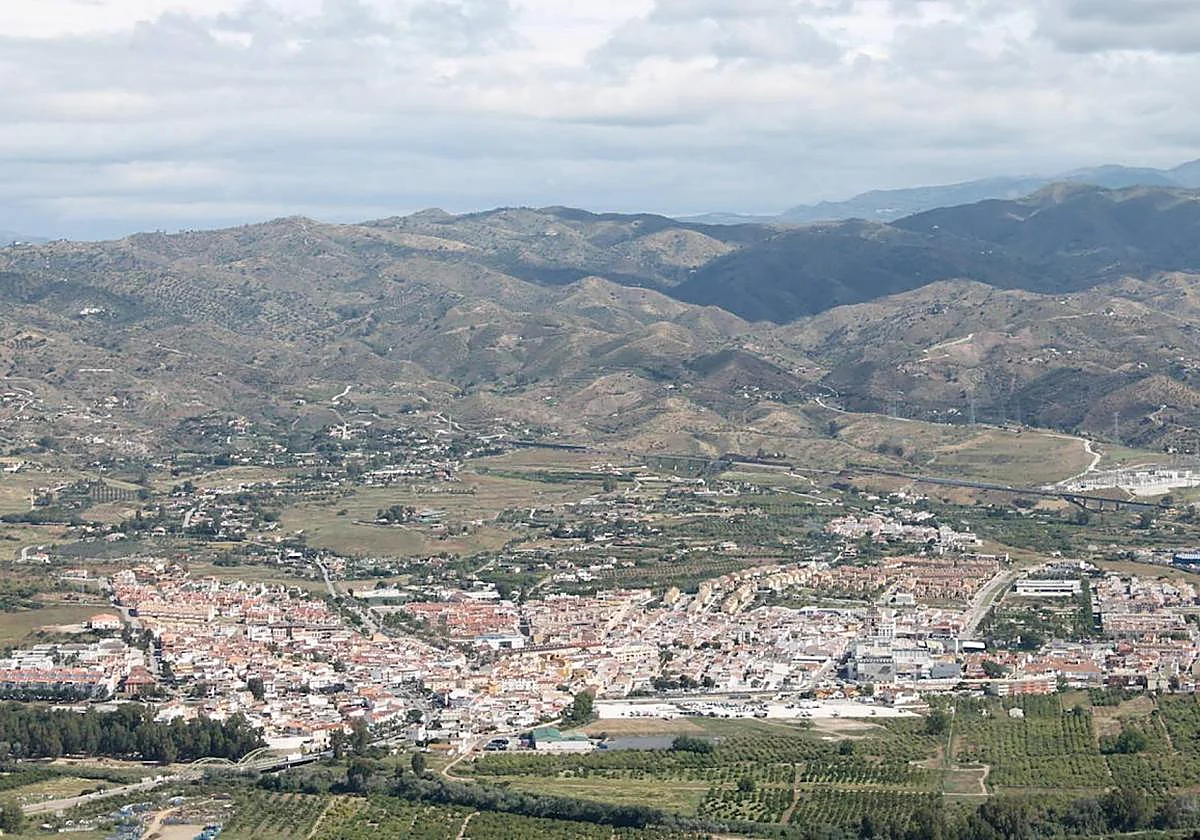 Cinco menores y dos adultos, heridos en una colisión entre tres vehículos en Cártama
